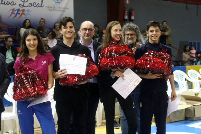 Torneig Ciutat d'Alaior bàsquet base-Entrega Trofeos