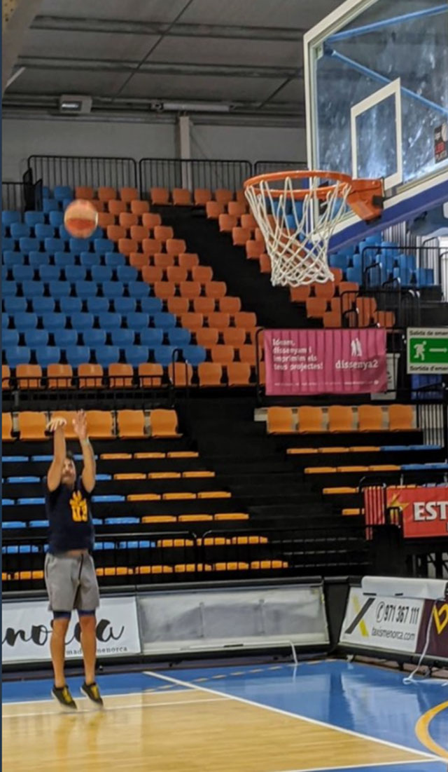 Jordi Villacampa entranant a Bintaufa