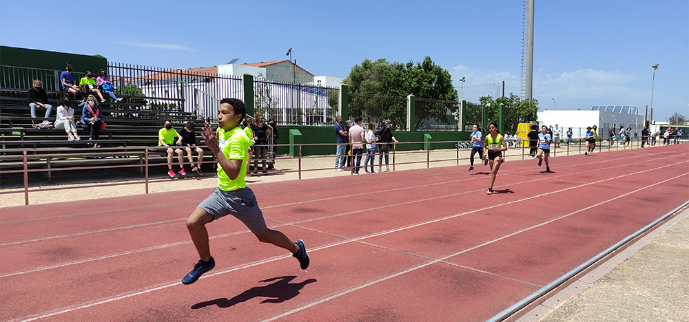Control de pista escolar de atletismo