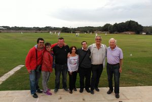 Donació des Criquet Club de Menorca a nes Club-Vidalba