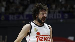 Llull celebra una canasta euforicamente