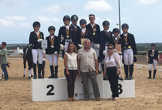 podio equipos + jurado-Insular de doma clásica