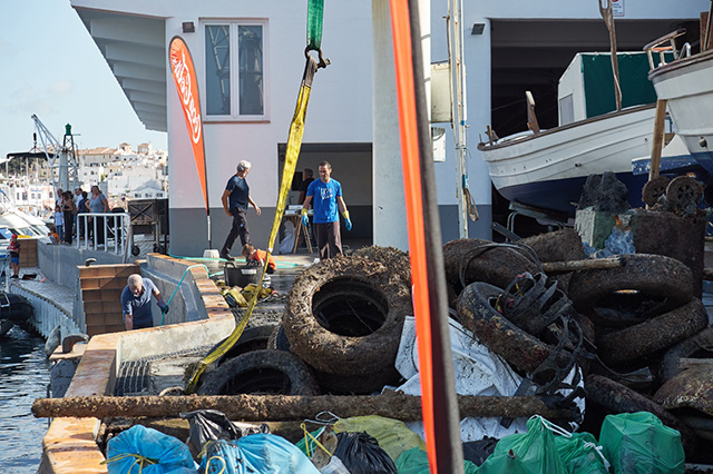 Neteja del port de Ciutadella (Es Náutic)