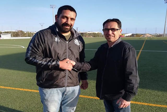 Víctor Ferrando renueva por el Sporting de Mahón