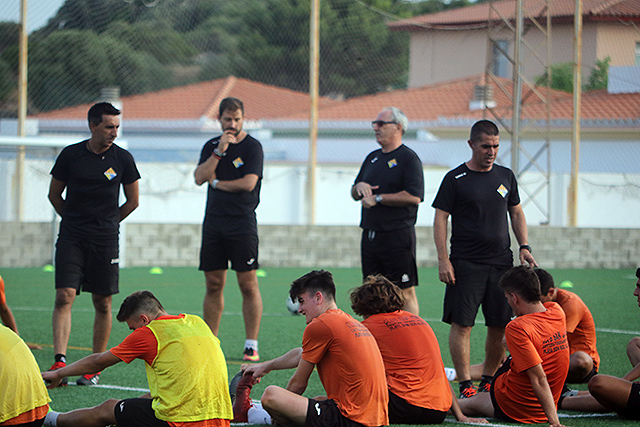 At Villacarlos -División Honor