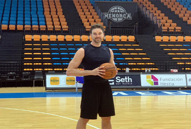 Pau Gasol entrenando en el Pavellò Menorca