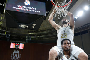Sergio Llull -Cortando red campeones Supercopa 2020