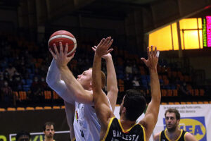 Basquet LEB Hestia Menorca-Jairis