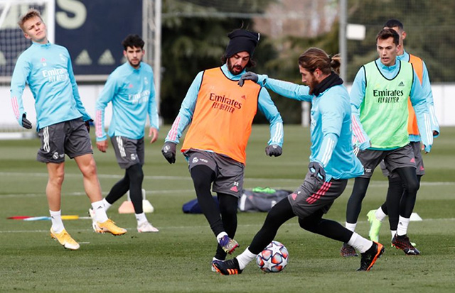 Xavi Sintes-Entreno primer plantilla Real Madrid