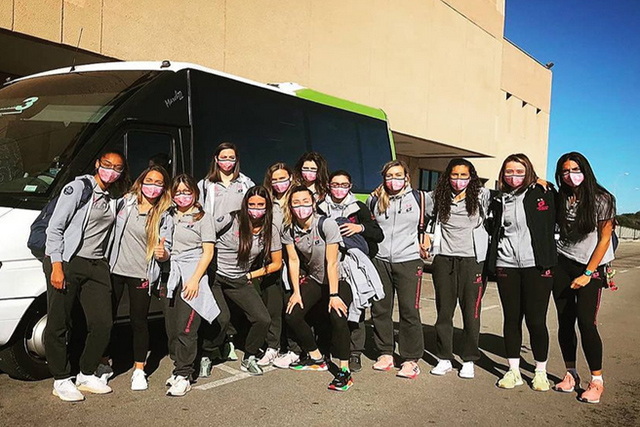 El Avarca de Menorca en el aeropuerto (Foto CV CIUTADELLA)