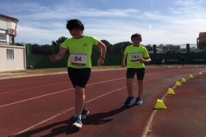 Control de pista escolar de atletismo