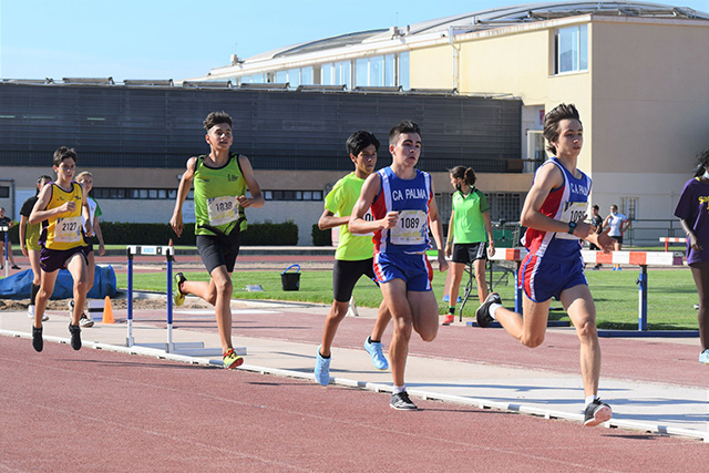 Bartolomé Cardona (groc) - 1000 metres llisos