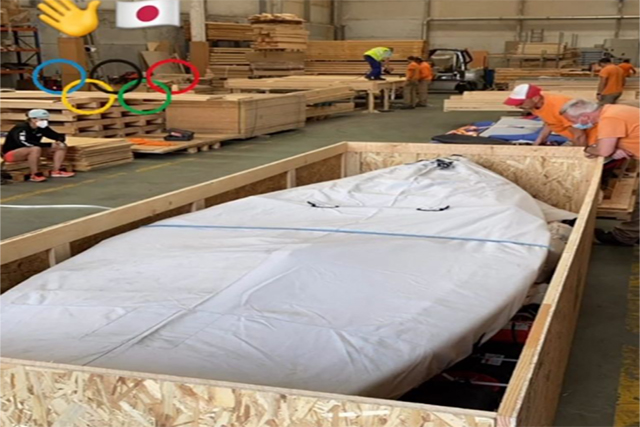 Joan Cardona- barco empaquetado hacia Tokyo