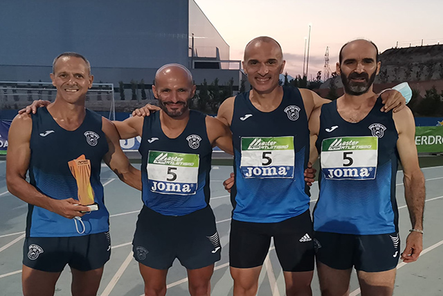 Ivan Caules amb el trofeu, a La Nucía