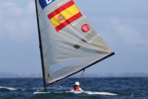 Joan Cardona- Navegando JJOO Tokio en vela Finn
