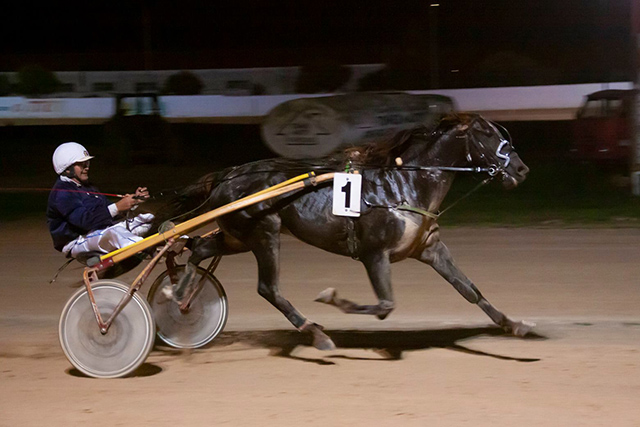 Drac Magic con Carlos Pons en los últimos metros-24-09-21-CO