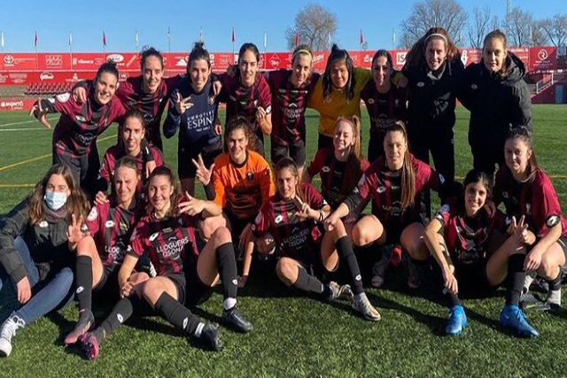 Celebración del triunfo de las catalanas (Foto Vic Riuprimer)