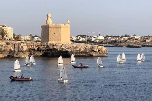 Optimist-Es Nàutic-Moll de la trona