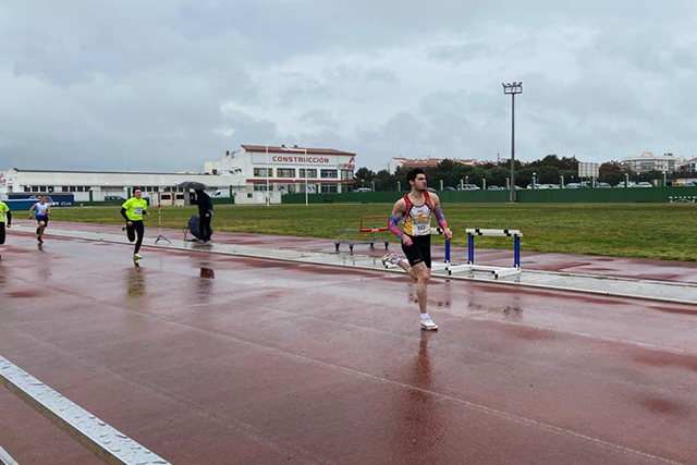 Control de atletismo en pista