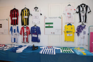 Camisetas centenarias AHFM