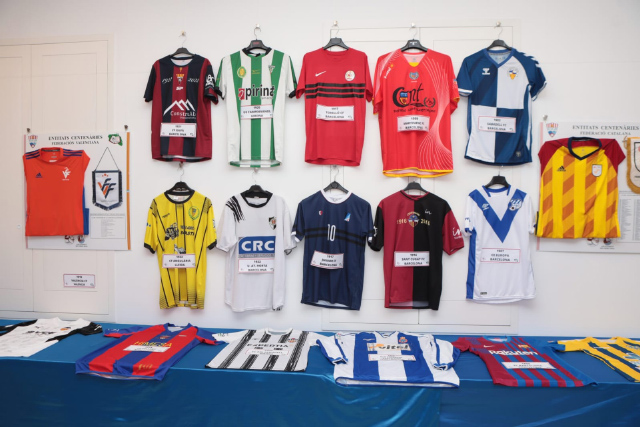 Camisetas centenarias AHFM