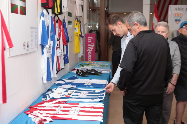 Camisetas centenarias AHFM