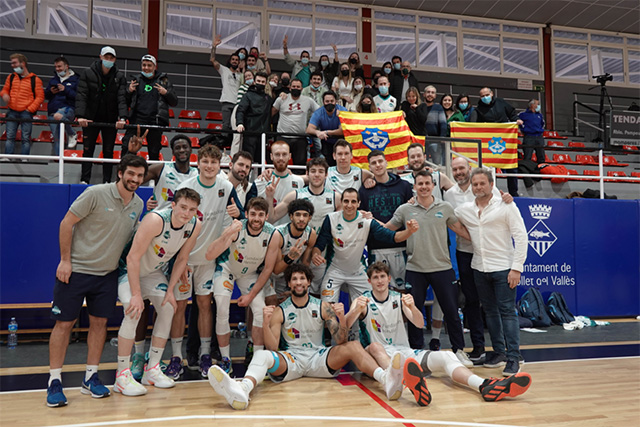 Mollet-Hestia Menorca con la afición en Barna