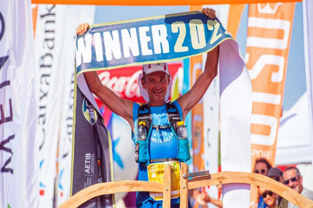 OTSO Trail Menorca Camí de Cavalls 2022_Antoine Guillon, en la línea de meta