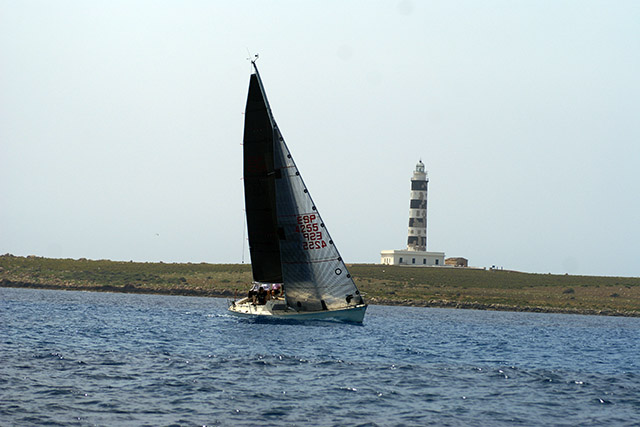 Alba pasa por la Isla del aire