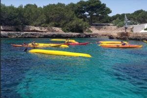 El Quadrado aprèn caiac amb Es Nàutic