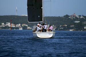 La tripulación del Alba III al ganar la regata