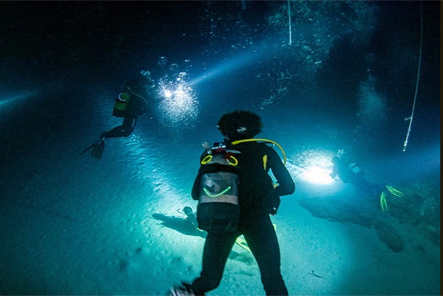 Immersió nocturna-secció d'escafandrisme del Club Nàutic Ciutadella