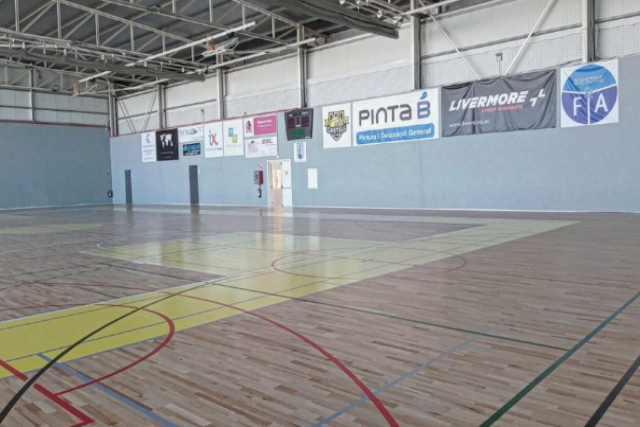 Nuevo parket pista CB Es Castell
