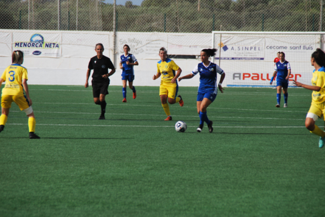 Futbol fem CCE Sant Lluís-Independiente