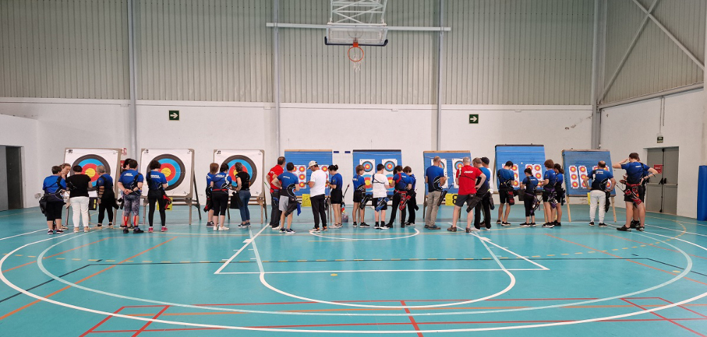 Triangular Indoor Menorca Lines 22