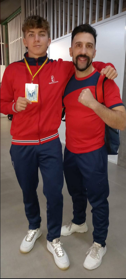 Hiro monzino-bronce en el campeonato de España karate
