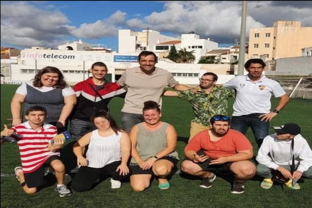 La UD Mahón i la Fundació per a Persones amb Discapacitat jugan el partit junts