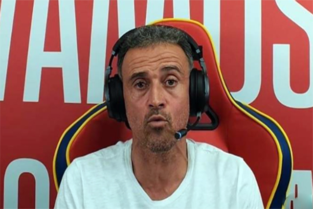 Luis Enrique-Streamer