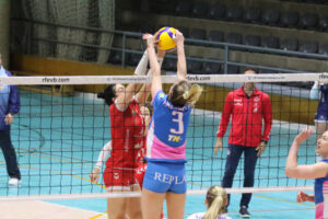 Challenge Cup de voleibol Avarca de Menorca-VK Prostêjov