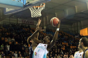 Bàsquet LEB Hestia Menorca-Cornellà