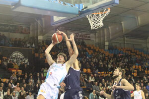 Bàsquet LEB Hestia Menorca-Cornellà