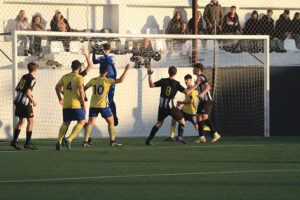 Futbol juvenil CE Alaior-At Villacarlos_FIOL3438