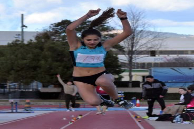 Nicole Bagur, récord de Menroca de Triple Salt