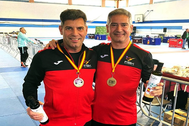 Ignasi González y Shuto Triay, bronce en el nacional de veteranos de karate