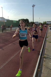 Jimena Pons - Control de pista de atletismo-600m