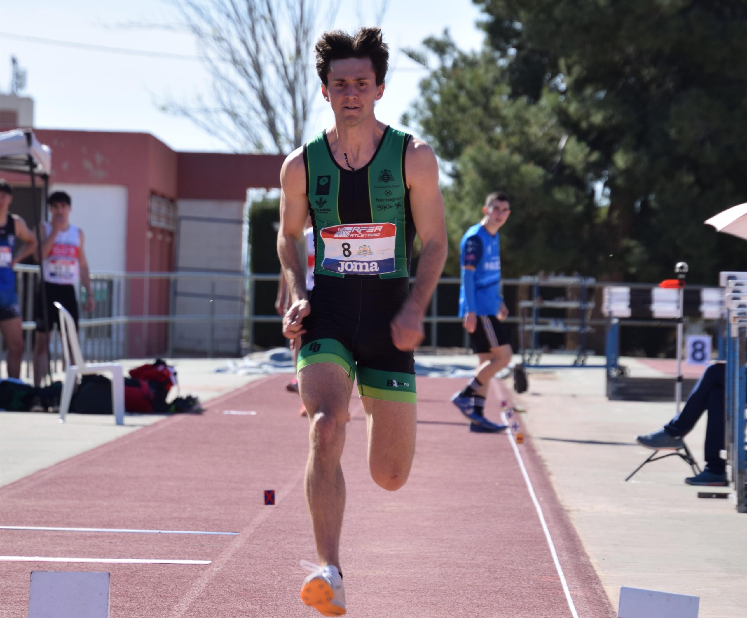 Nico Vila en longitud