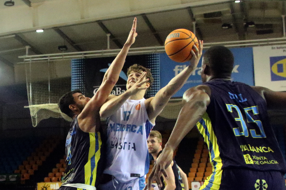 Hestia Menorca- Ourense_FIOL7020