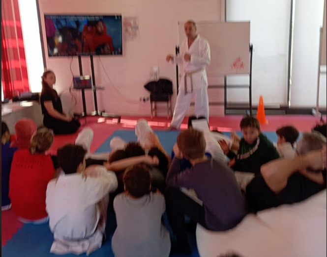 ArtGim celebra un campament de karate i psicologia esportiva a Ciutadella