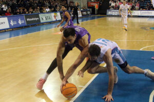 Basquet 1º FEB Hestia Menorca- Palencia