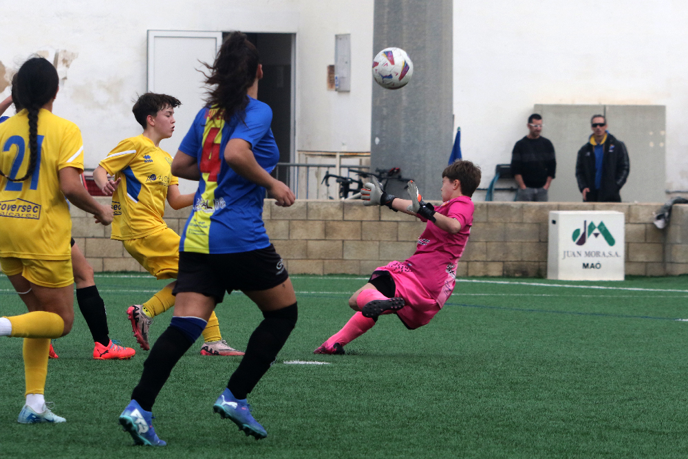 Fútbol fem UD Mahón- Independiente